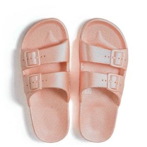 Size 39/40 Freedom Moses sandals in Darling